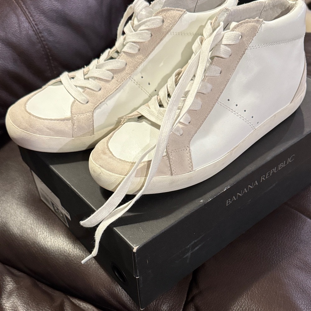 Banana Republic White and Tan Women's Sneakers
